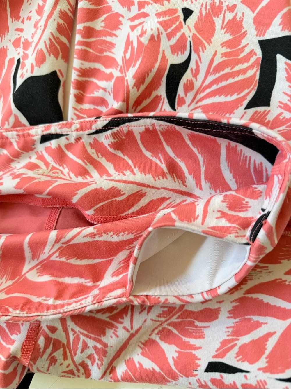 Alo Yoga Palm Springs Airbrush Leggings Coral Pink Tropical Leaf Small EUC